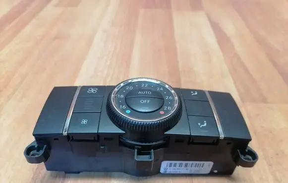Mercedes-Benz R W251 Climate control unit A1648700189 03420860