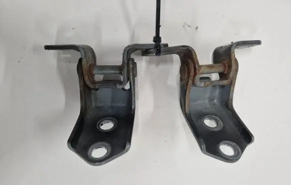 Mazda CX-7 Front door upper hinge