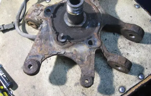 Peugeot 607 Stub axle 