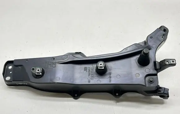 Volvo XC90 Fender mounting bracket 31391778 AD7011