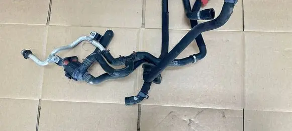 Audi Q5 SQ5 8R Engine coolant pipe/hose 8R0819350BF 8R0819350BD 06H121601M
