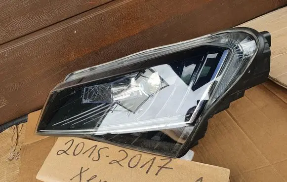 Skoda Superb B8 (3V) Headlight/headlamp 3V1941015A