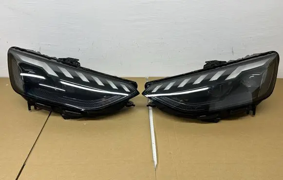 Audi RS4 B9 Headlights/headlamps set 8W094135J