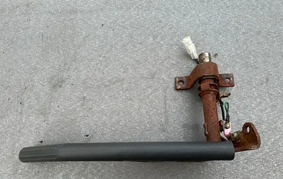 Mitsubishi Pajero Hand brake release handle MB775363