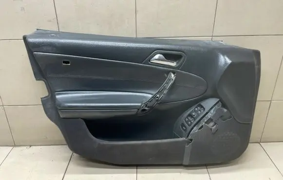 Mercedes-Benz C W203 Front door card panel trim 203720