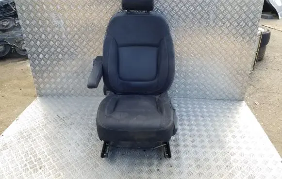 Renault Trafic III (X82) Front driver seat 