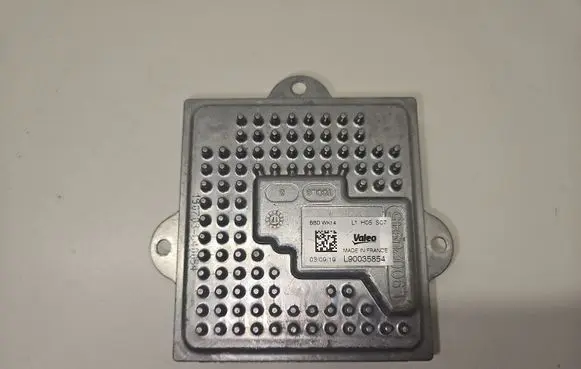 Jeep Grand Cherokee Headlight ballast module Xenon L90035854