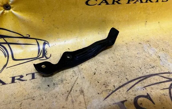 Ford Escape IV Intercooler pipe mounting bracket LX616C750BA