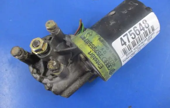 Front wiper linkage and motor
