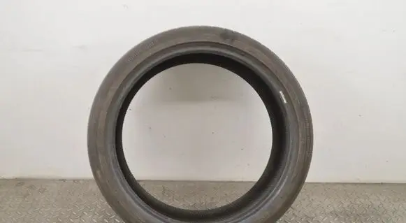 Tesla Model S R21 summer tire 26535R21