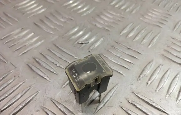 Lexus RX 330 - 350 - 400H Fuse 80A fuse