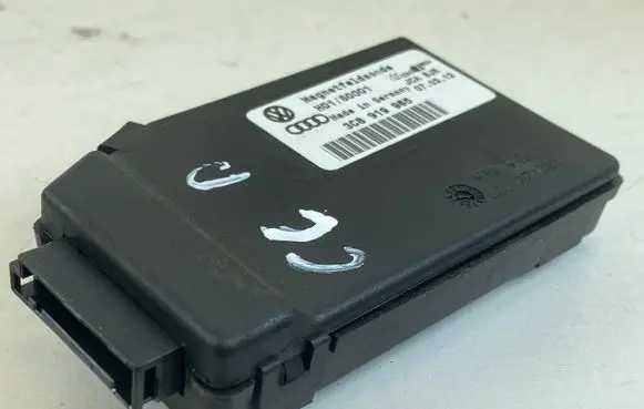 Volkswagen PASSAT CC Other control units/modules H01S0001 3C8919965 3C8919965J