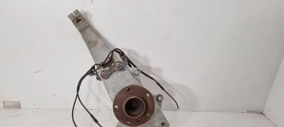 BMW 5 F10 F11 Front wheel hub 6777751