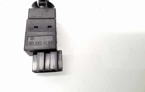 Mercedes-Benz E W211 Brake pedal sensor switch 0015454009