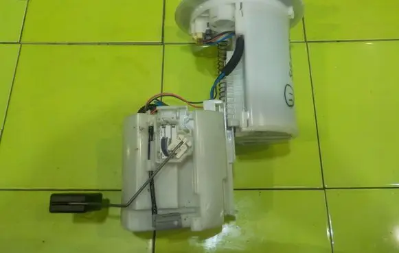 Toyota Avensis T270 In-tank fuel pump 15AB49