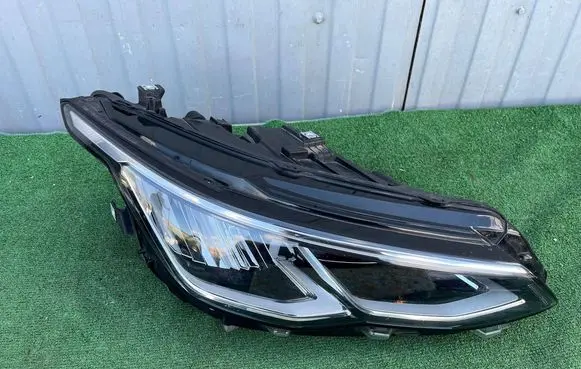 Volkswagen Golf VIII Headlights/headlamps set 5H0941006