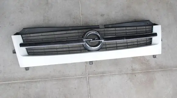 Opel Movano A Front bumper upper radiator grill 140KM
