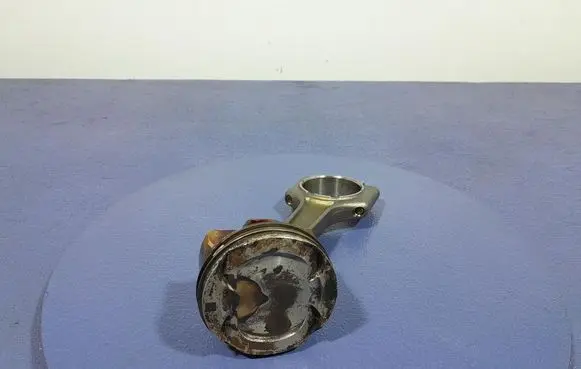 BMW 2 F45 Piston 