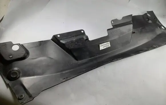 Jeep Cherokee Radiator trim 68138372AH