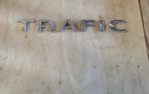 Renault Trafic III (X82) Manufacturers badge/model letters 