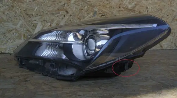 Toyota Yaris Headlight/headlamp