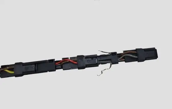 Volkswagen Caddy Fuel injector wires 038971803