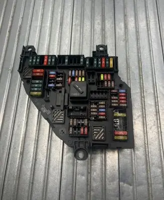 BMW 5 F10 F11 Fuse module 9264923 417033452 04280441