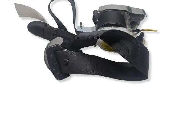 Hyundai i30 Front seatbelt 888102R900