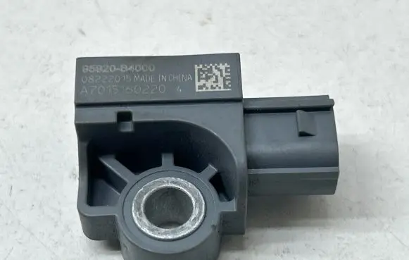 KIA Sorento Airbag deployment crash/impact sensor 95920B4000 A7015160220 08222015