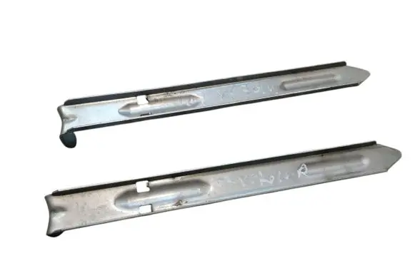Volvo XC70 Headlight/headlamp mounting bracket 30678340