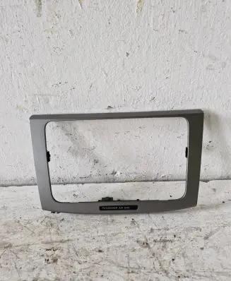 Volkswagen PASSAT B6 Radio/GPS head unit trim 3C0858069M