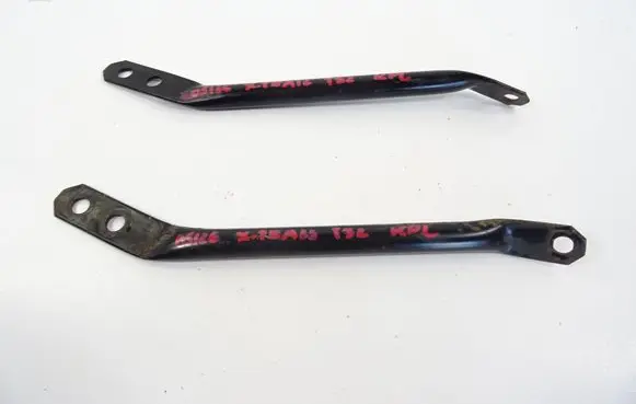 Nissan X-Trail T32 Engine mounting bracket
