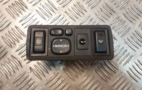 Toyota Avensis T250 Wing mirror switch 183575