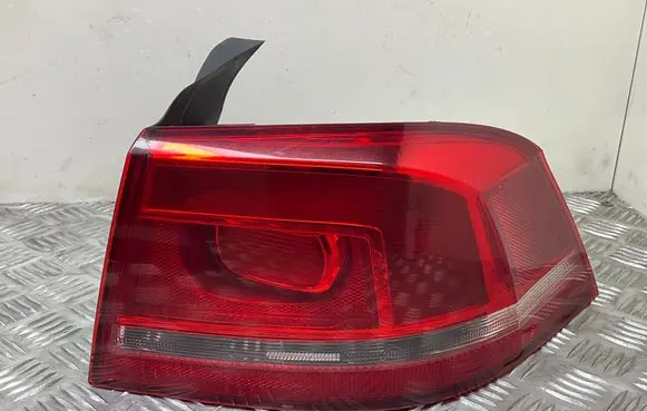 Volkswagen PASSAT B7 Rear/tail lights 3AE945096F