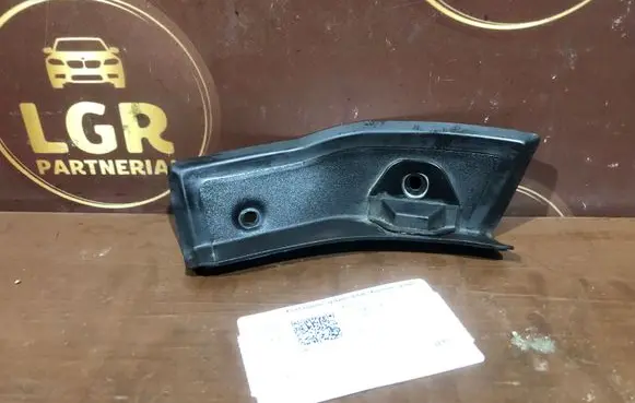 Mercedes-Benz C W204 Other trunk/boot trim element A2046933633