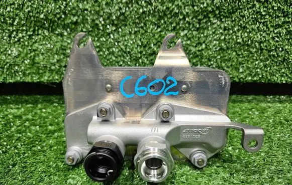 Mercedes-Benz C W205 Engine oil radiator A7255000000