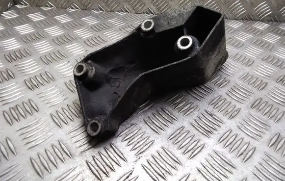 Volkswagen PASSAT B5.5 Engine mounting bracket 8D0199307P