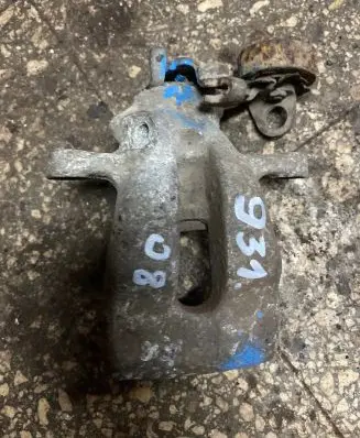 Opel Zafira B Rear brake caliper