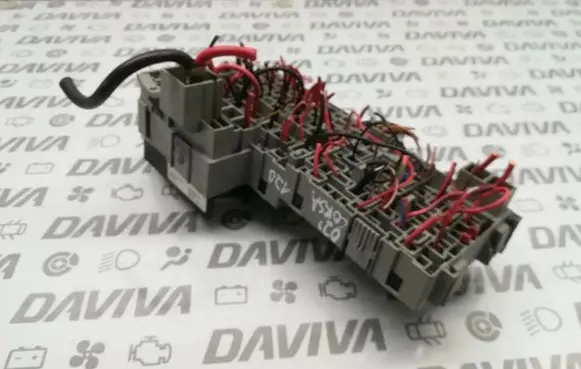 Opel Corsa D Fuse module 09115140
