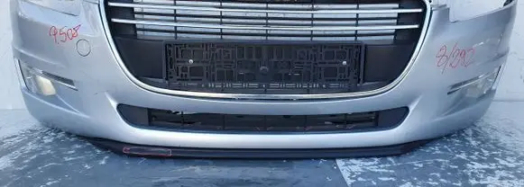 Peugeot 508 Front bumper 9686572177