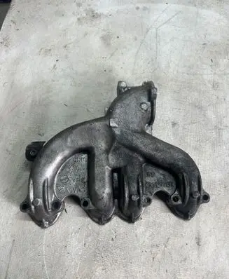 Volkswagen PASSAT B6 Intake manifold 03G129713K