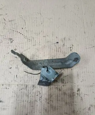 Jaguar XF X250 Fender mounting bracket 8X2316H029