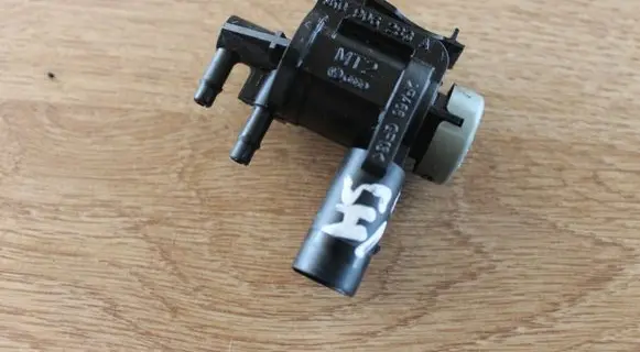 Volkswagen Sharan Turbo solenoid valve 1K0906627D