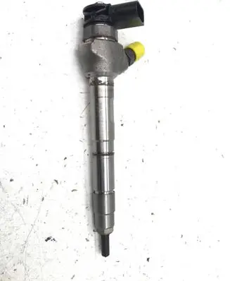 Volkswagen Tiguan Fuel injector 05L130277S 0445111221