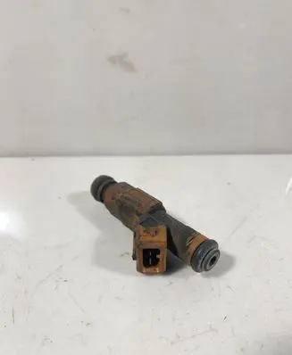 Volvo XC70 Fuel injector 0280155831 9186340