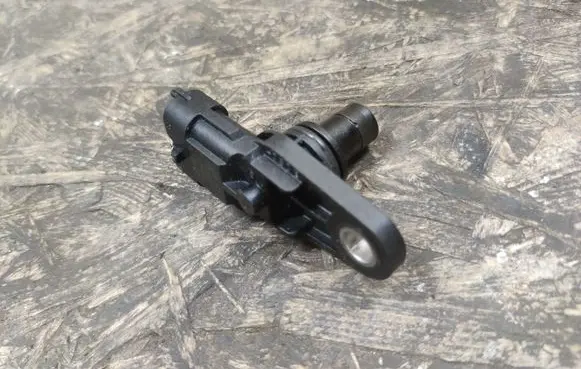 Cadillac SRX Camshaft position sensor 12608424