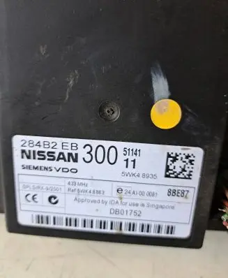 Nissan Pathfinder R51 Comfort/convenience module 284B2EB300 5WK48935 DB01752
