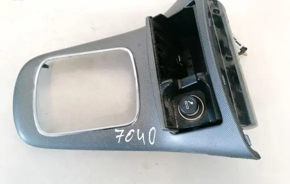Toyota Avensis T250 Car ashtray