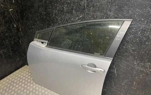 Toyota Prius (XV60) Front door 