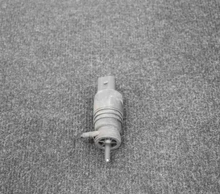 Volkswagen PASSAT B6 Windscreen/windshield washer pump 1T0955651